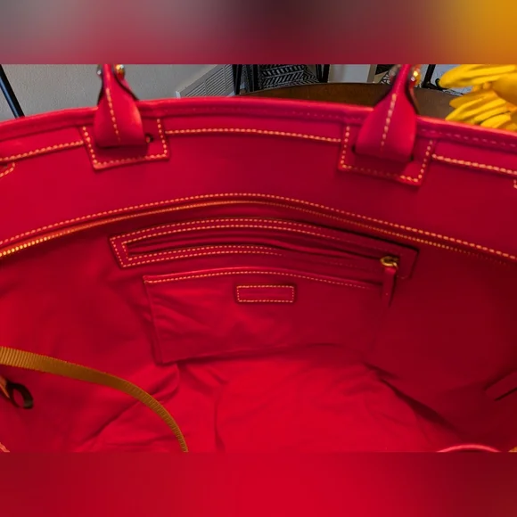 Dooney & Bourke Beacon, Saffino Leather Tote Set in Fushia-EUC - Picture 7 of 12